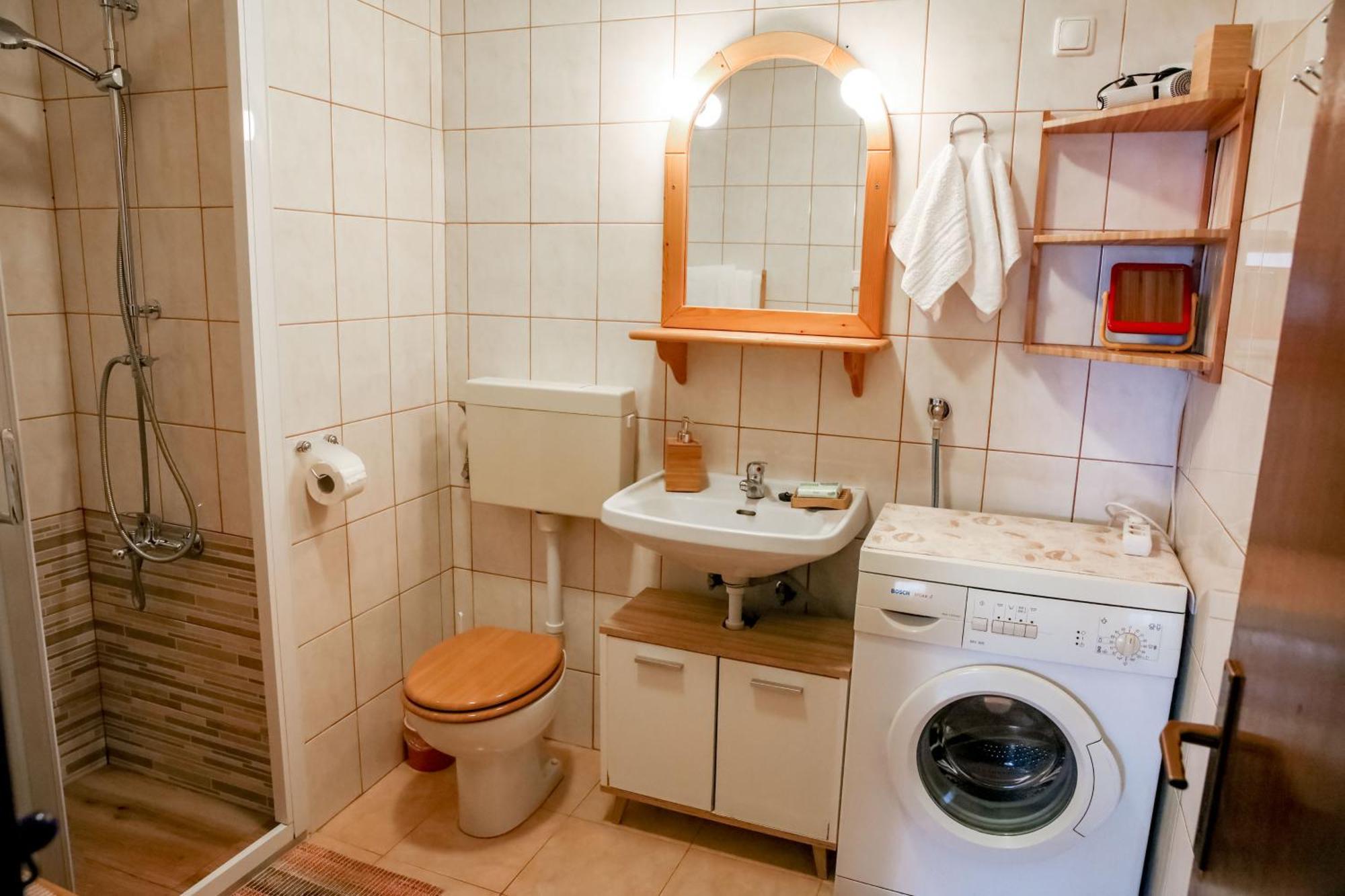 Apartman Lori 로브란 외부 사진